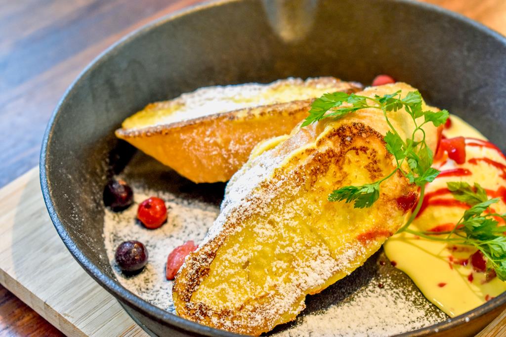 CAFÉ&BAL 終日KIRAKU 南アルプス市 カフェ・バー