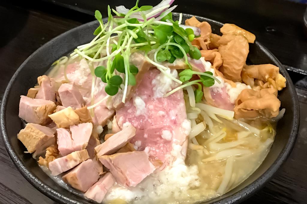 ガッツリらぁ麺ゆら吉 甲府 ラーメン