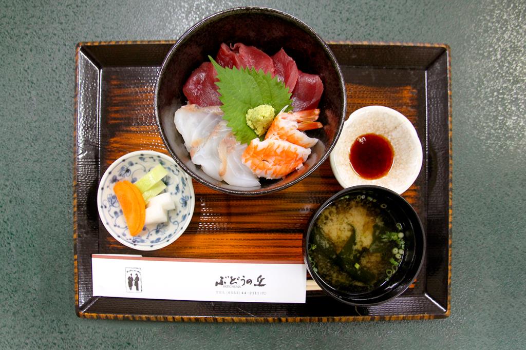 ぶどうの丘 和食処 丘庵 甲州市 和食