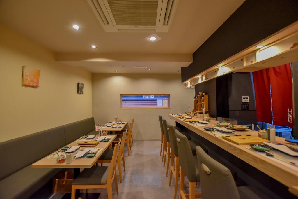 串天とシャンパン ひこ処の 甲府 居酒屋