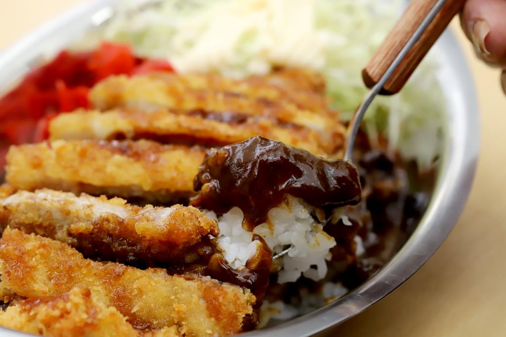 無双タピオカ新メニュー ロースカツカレー＆ジーパイ
