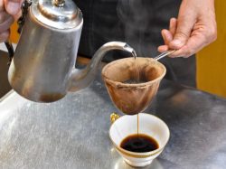 バンカム、ツル 都留市 カフェ