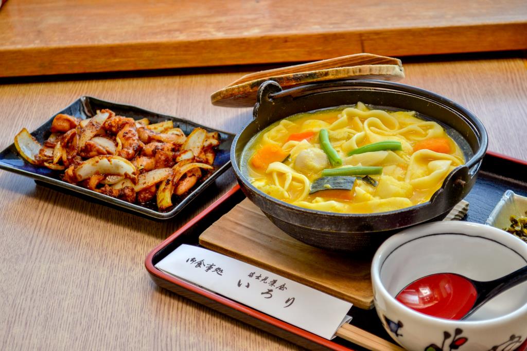 富士見茶屋 いろり 山梨市 和食・ほうとう