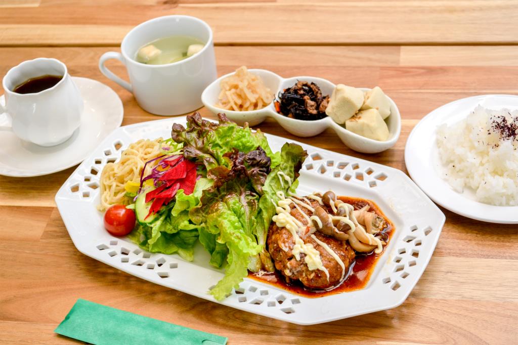 食事＆CAFÉ とみー 笛吹市 和食・洋食