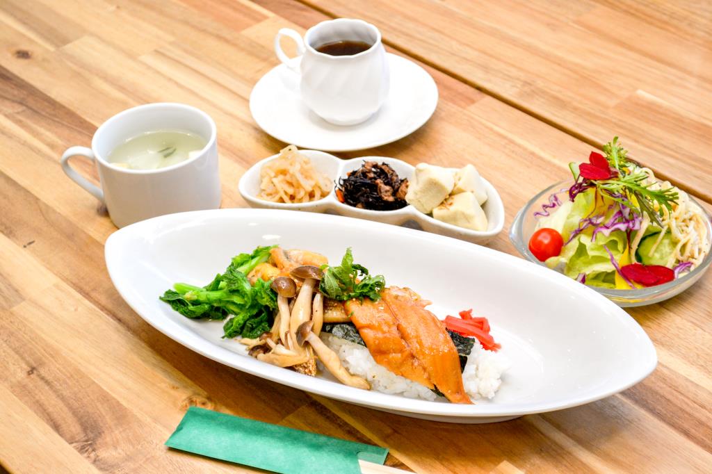 食事＆CAFÉ とみー 笛吹市 和食・洋食
