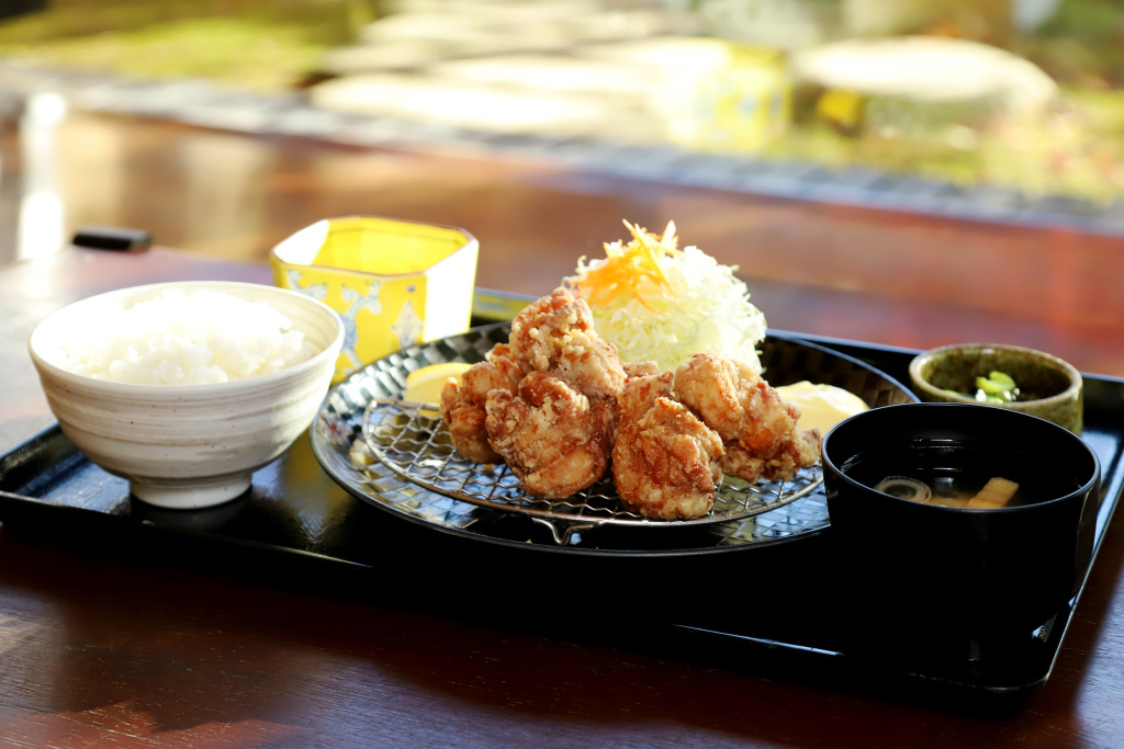 源泉湯燈屋 お食事処 源食菜菜のからあげ2