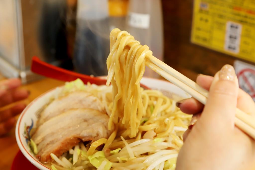 「ラーメン豚彦本店」昭和町にオープン
