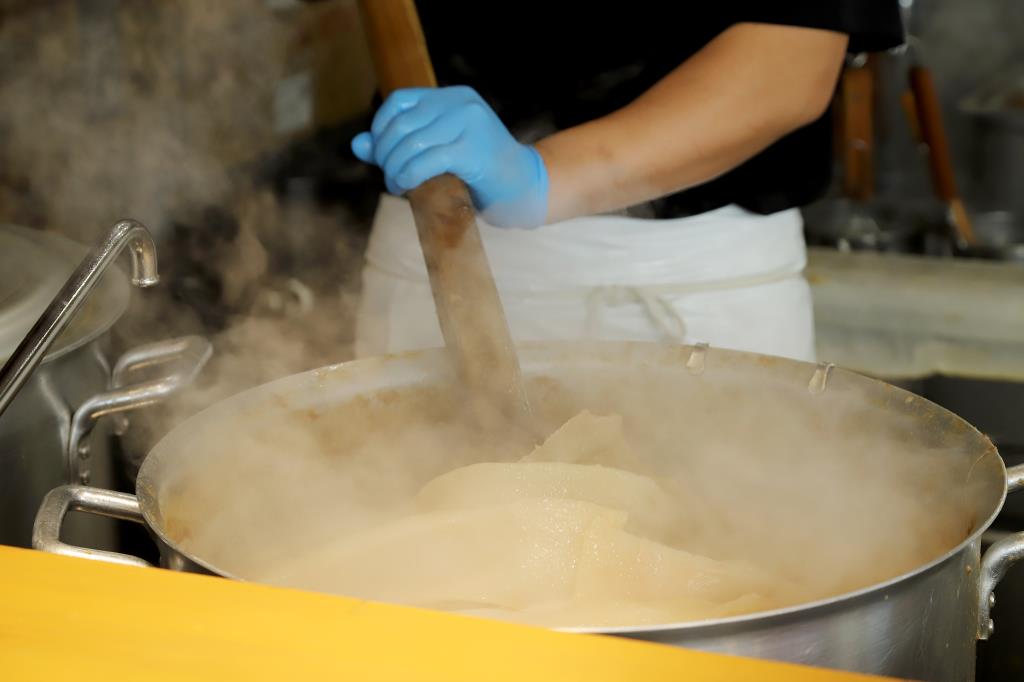 「ラーメン豚彦本店」昭和町にオープン