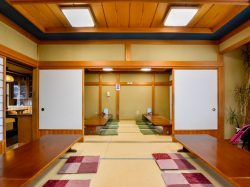 大衆食堂 上海 山梨市 中華