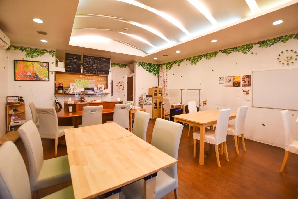 地域コミュニティカフェ ENISHI 甲府 文化施設