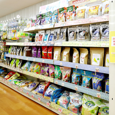 ペットフィールド新平和通り店の店内4