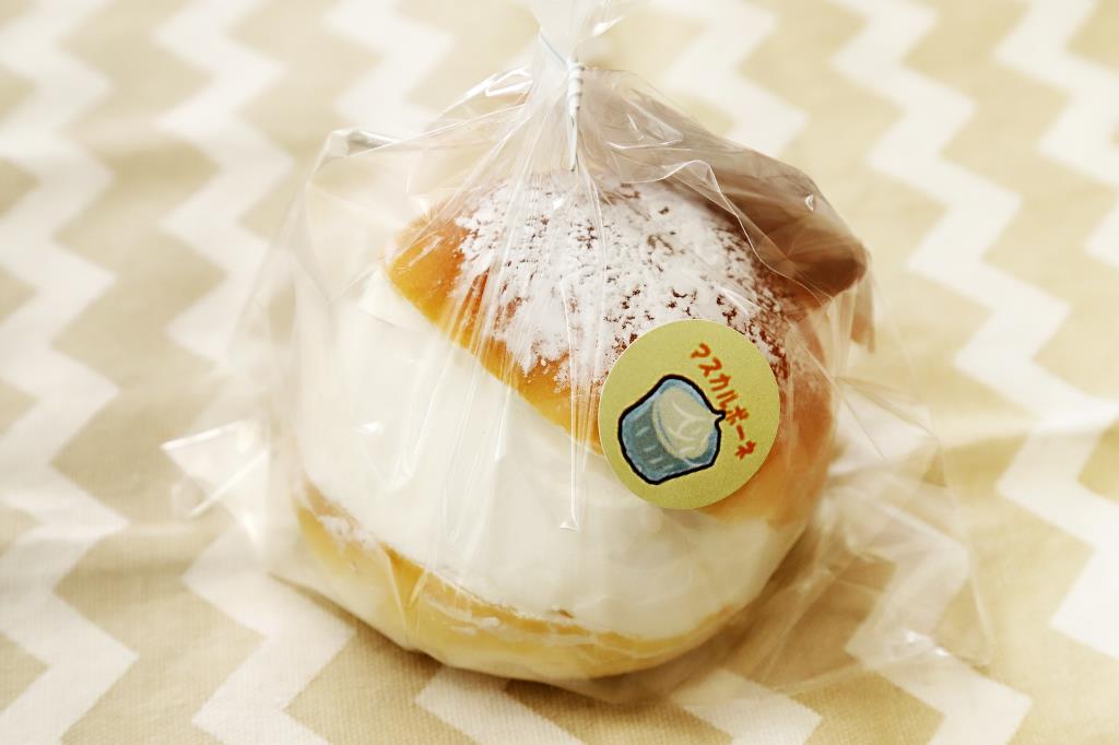 丸十パン 本店 マリトッツォ