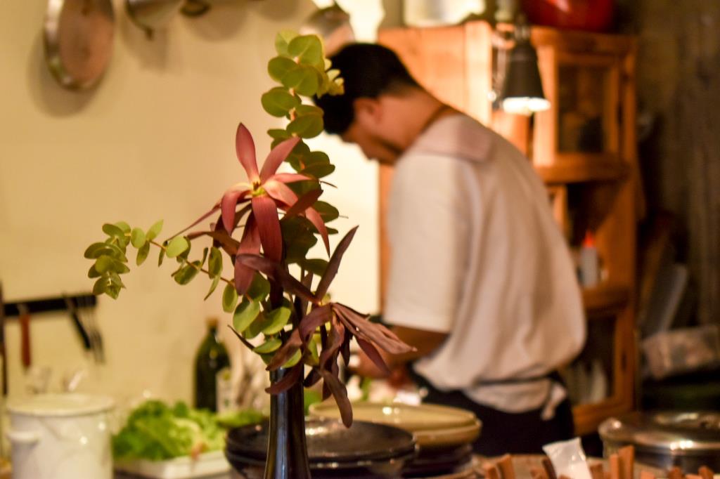 甲府の中心に「NOST」オープン ナチュラルワインと山梨食材のイタリアン
