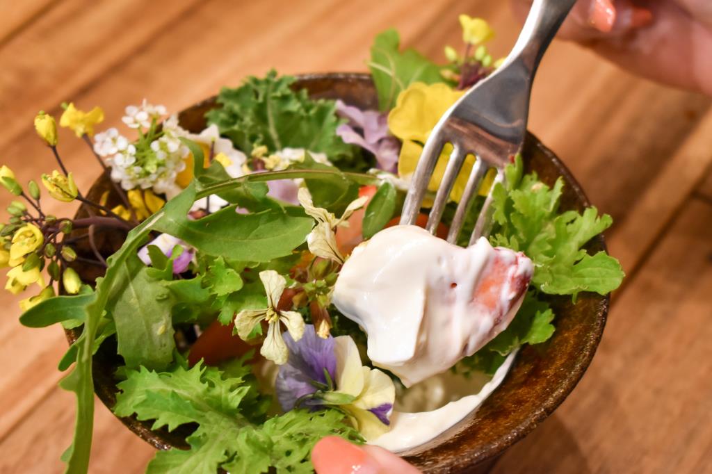 甲府の中心に「NOST」オープン ナチュラルワインと山梨食材のイタリアン