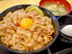 伝説のすた丼屋 甲府店