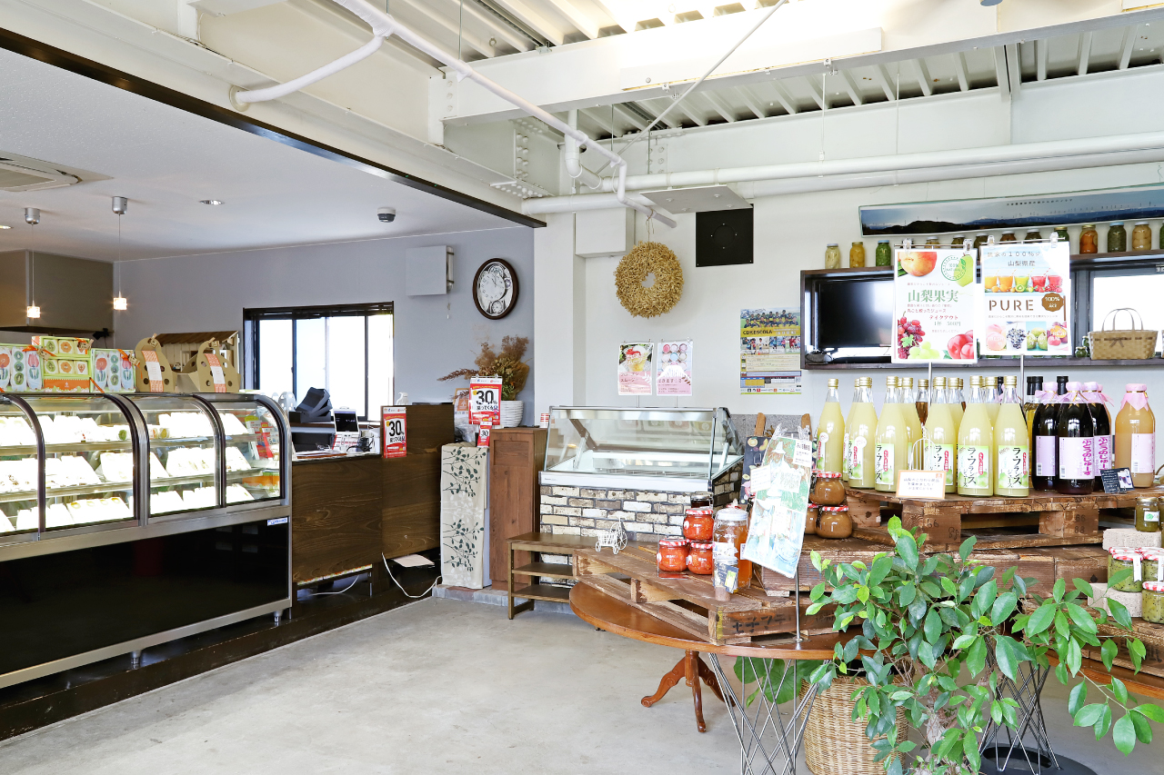 マルサマルシェ笛吹店の店内