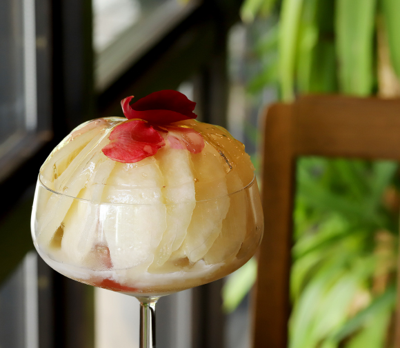 Coucou CAFÉ 桃パフェ