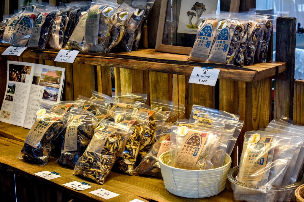 図書カフェ　by白州山の水農場 甲府3