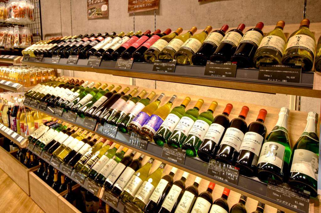 甲府駅 カフェ＆ワインバー　葡萄酒一番館3
