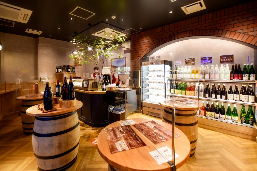 甲府駅 カフェ＆ワインバー　葡萄酒一番館4