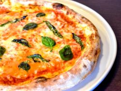 Pizza Bistro Peu a Peu　中央市 イタリアン2