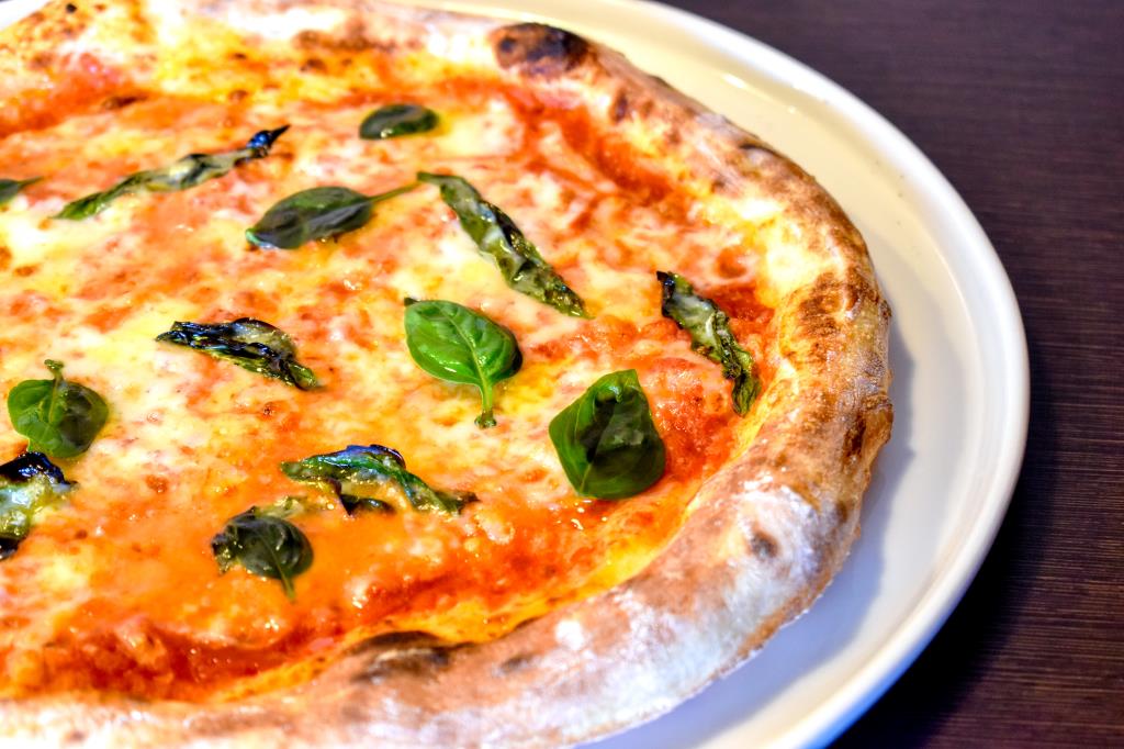 Pizza Bistro Peu a Peu　中央市 イタリアン2