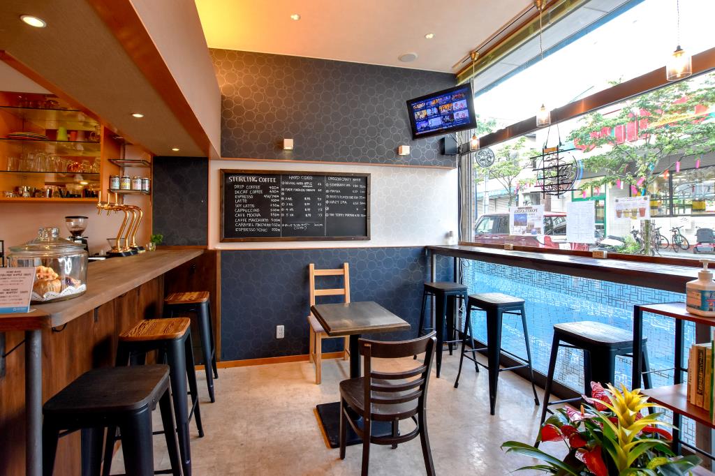 甲府 PORTLANDIA Cider Bar & Cafe