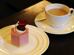 【cafe vol.78】お気に入りのワンピースを着て 古名屋ホテル The Silk | ゆるゆるカフェめぐり〜スタッフのぶれいくたいむ〜 | PORTA