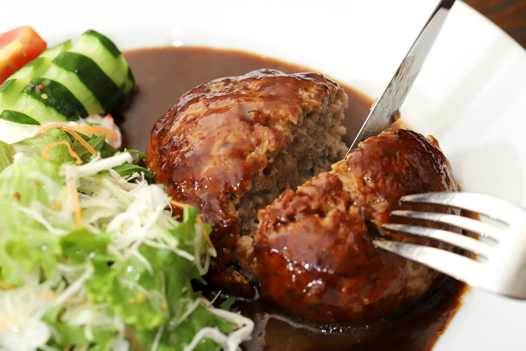 ポーズ カフェレストランNANBA（ナンバ）のハンバーグ3