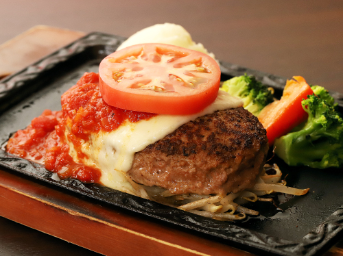 STAKE HOUSE WATAYOSHI（ステーキハウスワタヨシ）のハンバーグ