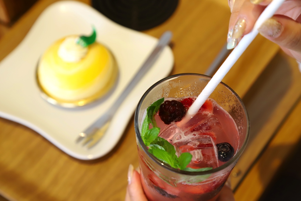 RISONAREブックス＆カフェ 写真8