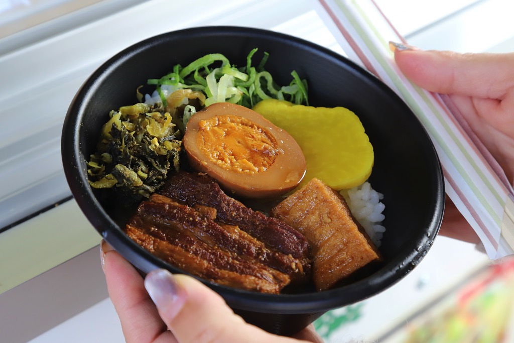 台湾夜市 角煮丼