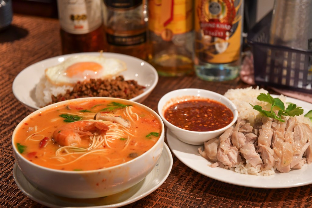 パッポン食堂 甲府市 各国料理