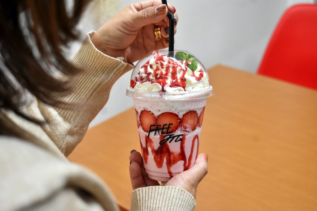 FREEタイム ストロベリーフラッペ