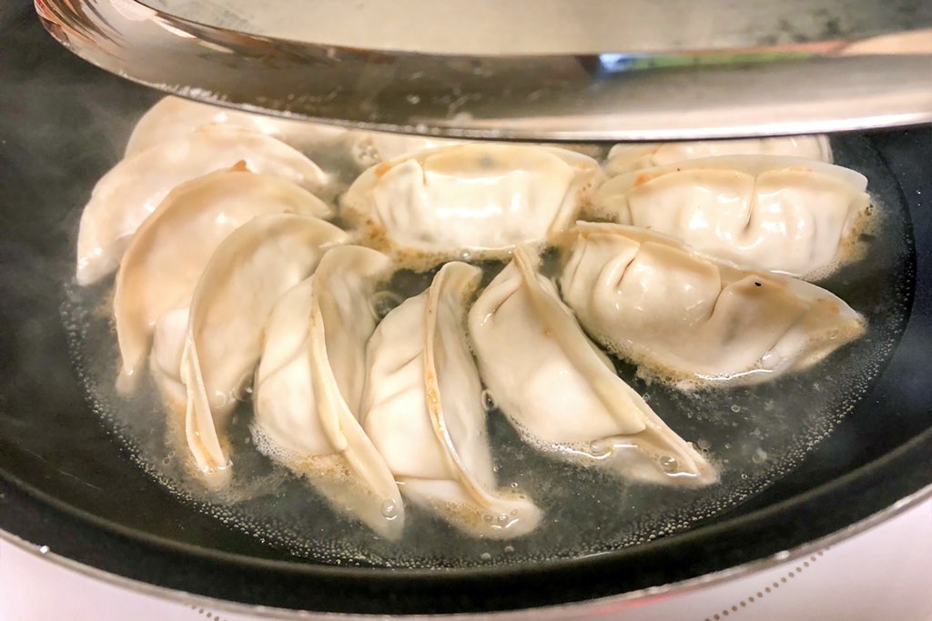 雷神餃子無人直売所 甲府善光寺店