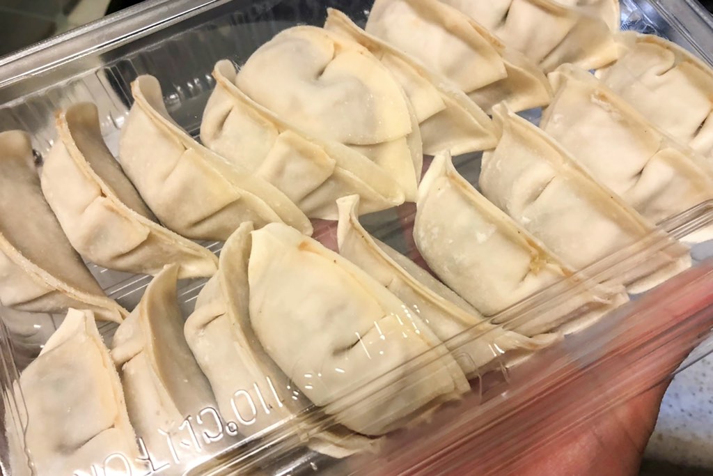 雷神餃子無人直売所 甲府善光寺店