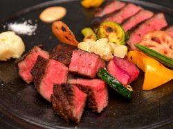 炭・肉と旬野菜 kazan
