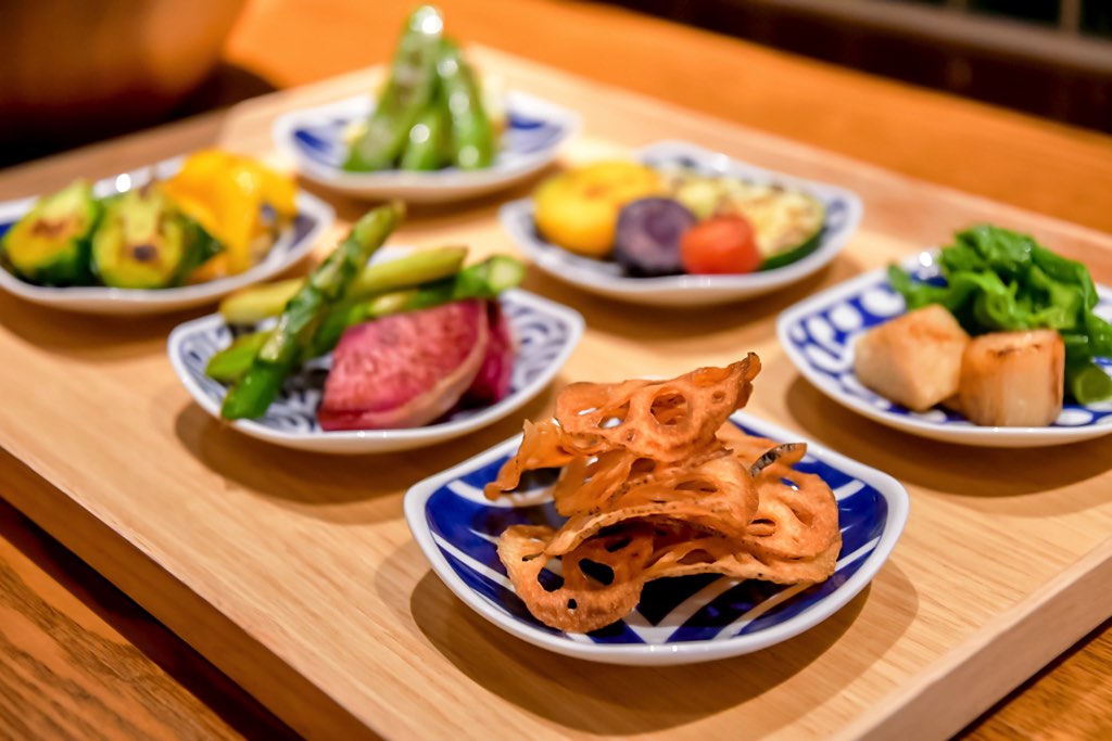 炭・肉と旬野菜 kazan3
