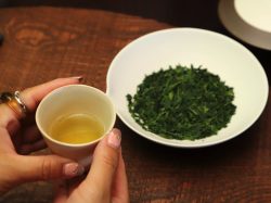 茶愉 ひねもす