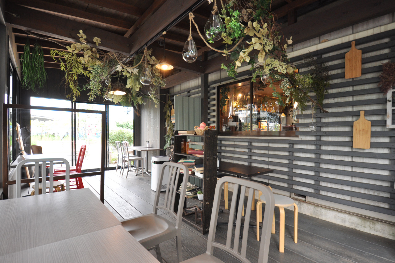 桃農家café ラ・ペスカの店内