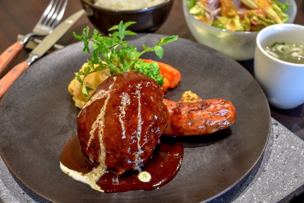 旅の駅 kawaguchiko base Grill USHIOKU