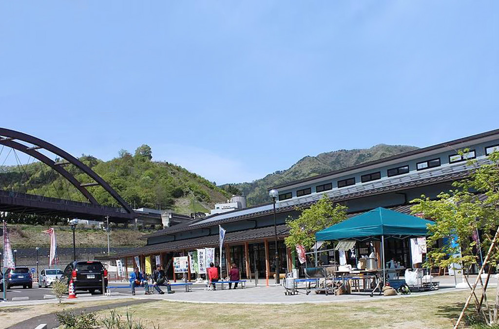 道の駅 つる 外観