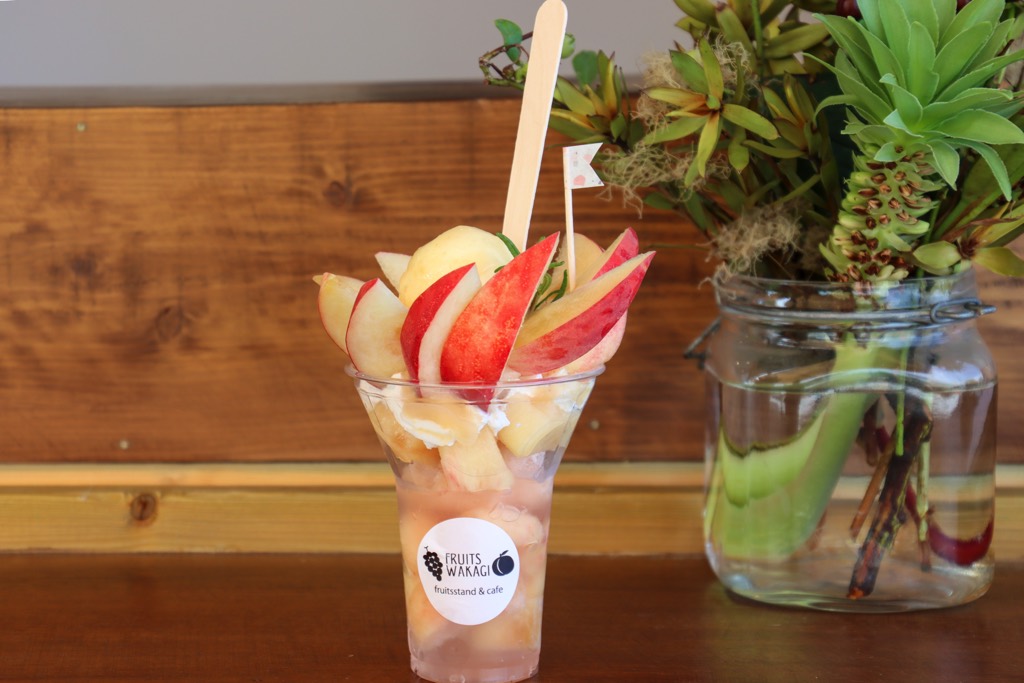 FRUITS WAKAGI fruits stand&café2