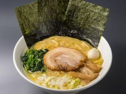 横浜家系らーめん はかた家