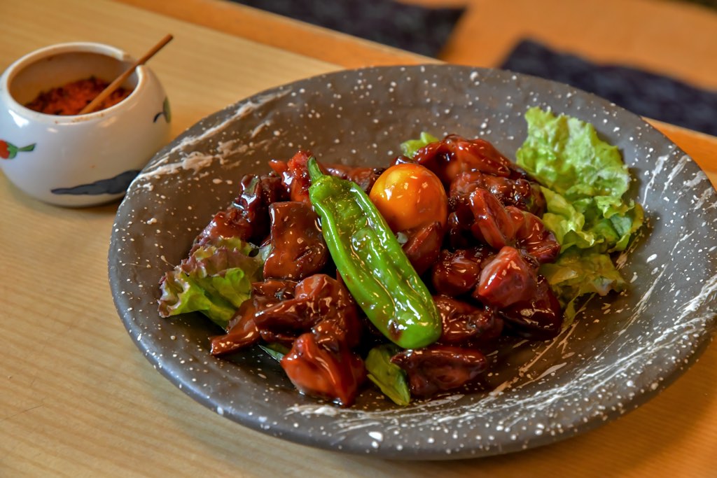 生そば きり／飲む人におすすめの料理／鳥もつ煮／650円
