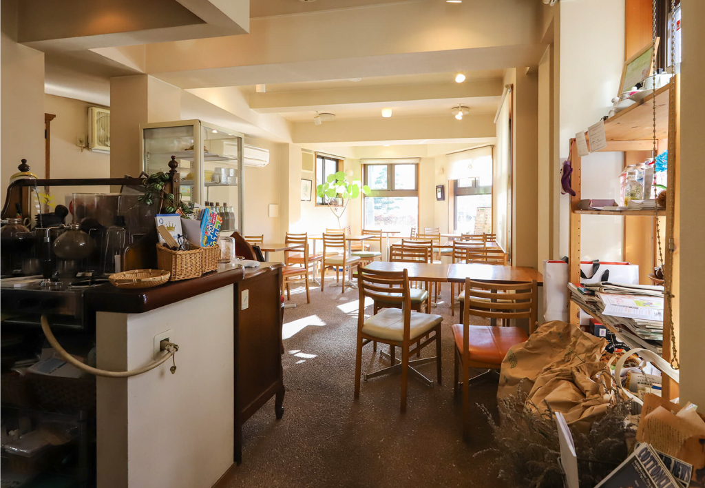 COFFEE LOUNGE どんぐりの店内