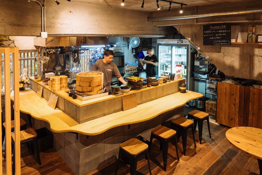 郷土酒場 ハウタウ／店内