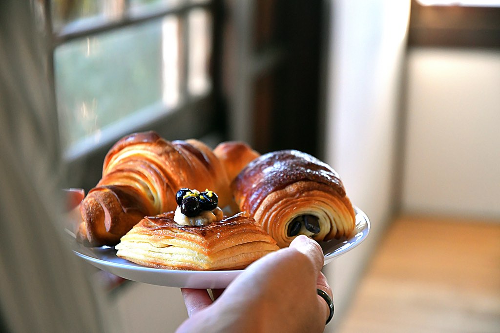 IDEAL BAKERY CROISSANT & PASTRY