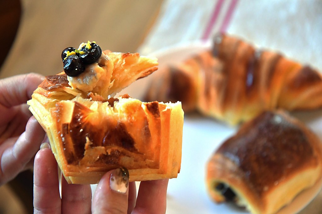 IDEAL BAKERY CROISSANT & PASTRY