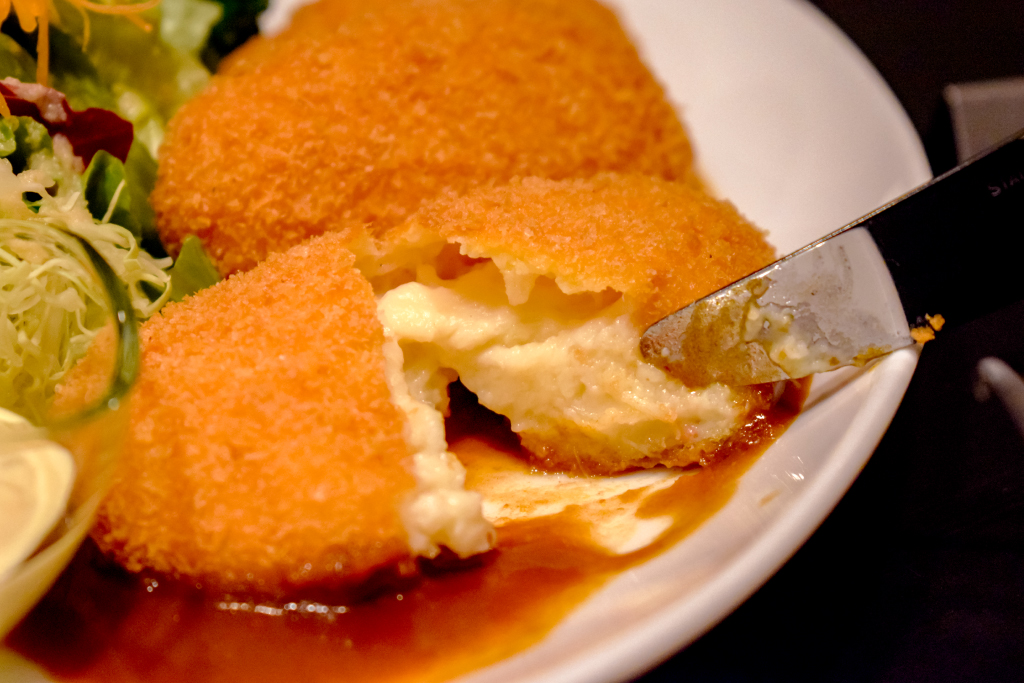 洋食こじまのコロッケ3